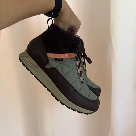 Teva ‘Ember’ Commute Boot - Picture 3 of 4